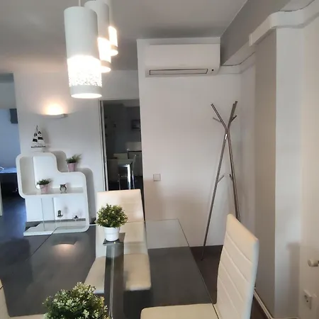 Moderno En El Centro De - Cerca De La Playa Y Parking Incluido - Es-209-54 Apartamento
